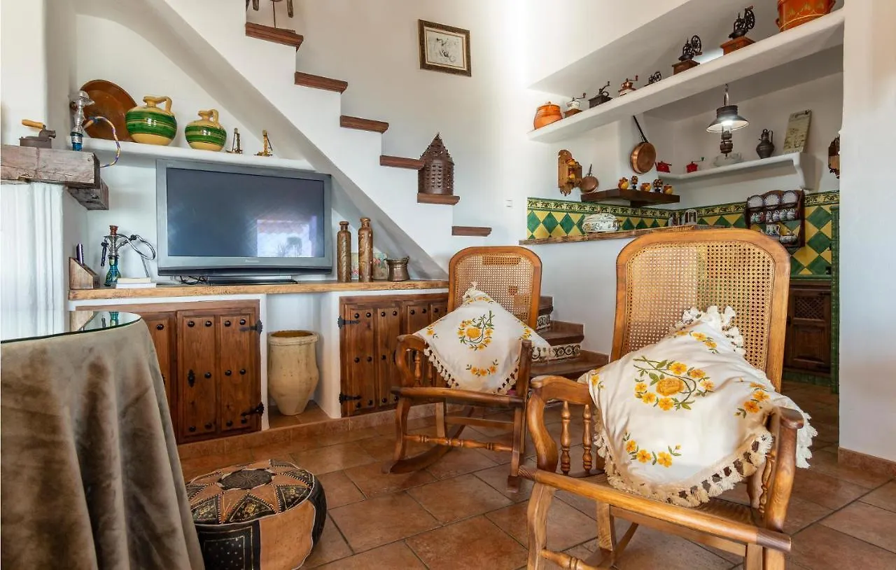 Cozy Home In Iznajar With Swimming Pool